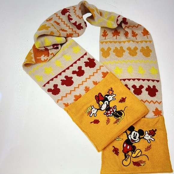 🍁🍂🍁 LOUNGEFLY DISNEY FALL MICKEY AND MINNIE MOUSE FAIR ISLE SCARF 🍁🍂🍁NWT - Picture 8 of 16